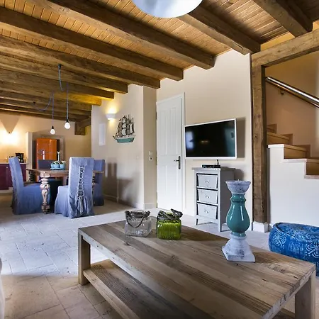 Iconic - Vada * Agia Efimia