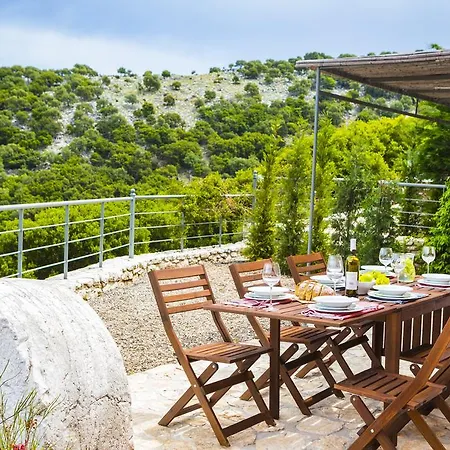 Iconic - Vada Villa Agia Efimia