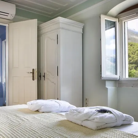 Iconic - Vada * Agia Efimia